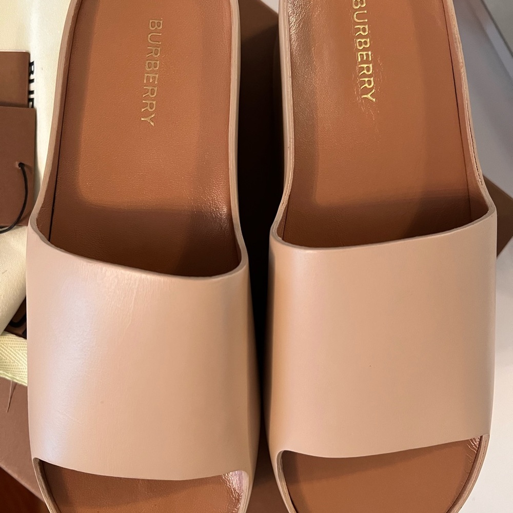 Burberry sandals - Picture 8 of 8